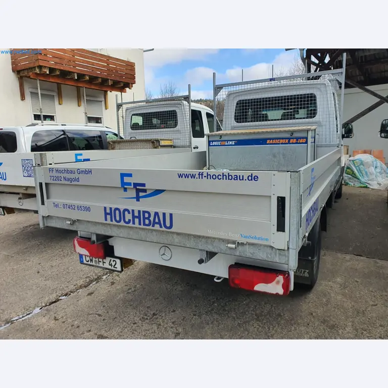 Maszyny budowlane, pojazdy, materiały szalunkowe i akcesoria z sektora budowlanego-3