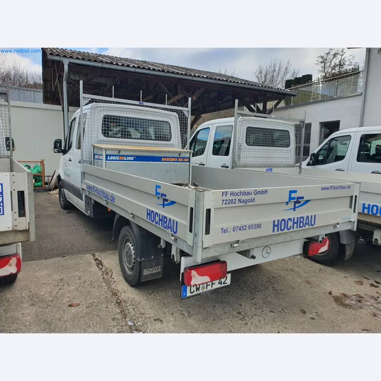 Maszyny budowlane, pojazdy, materiały szalunkowe i akcesoria z sektora budowlanego-6