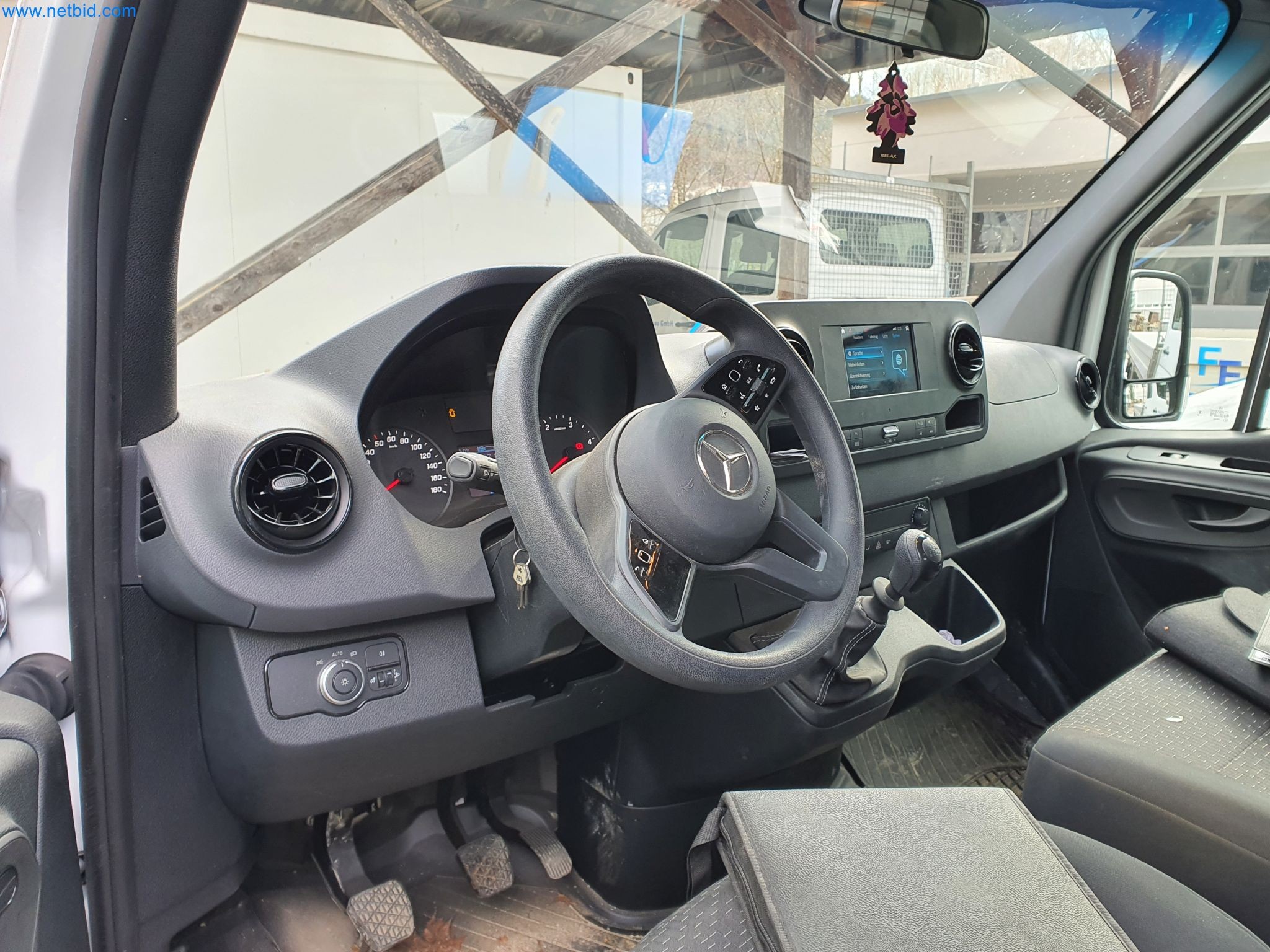 Stavební stroje, vozidla, bednicí materiál a příslušenství z oblasti stavebnictví-8