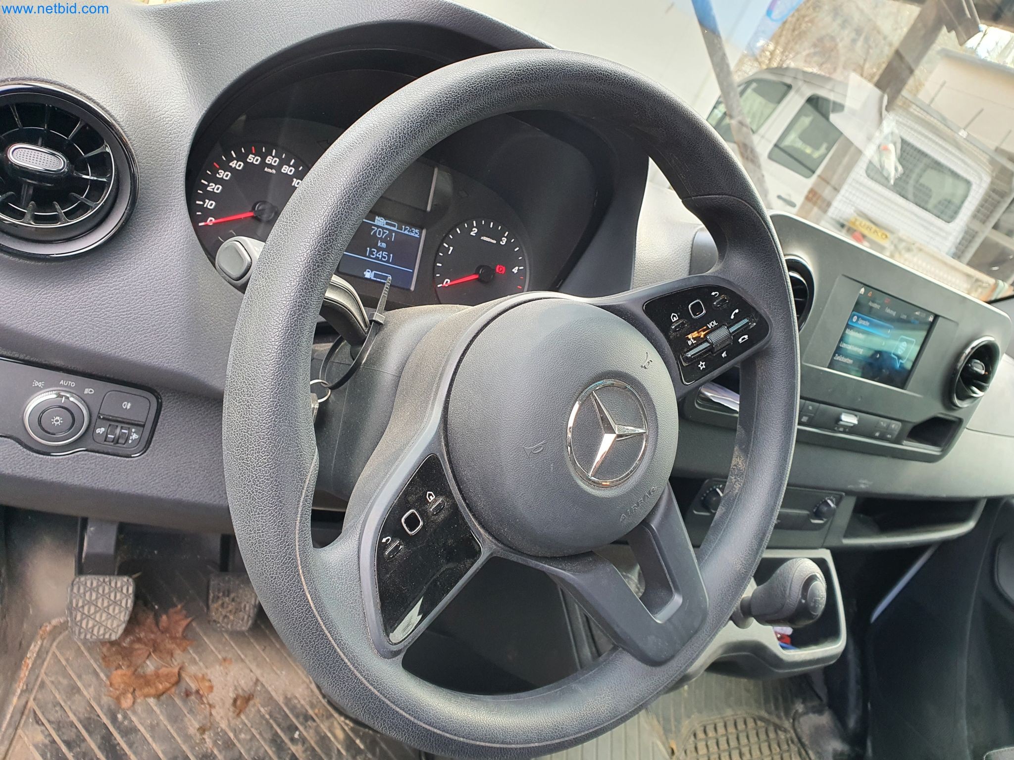 Stavební stroje, vozidla, bednicí materiál a příslušenství z oblasti stavebnictví-9