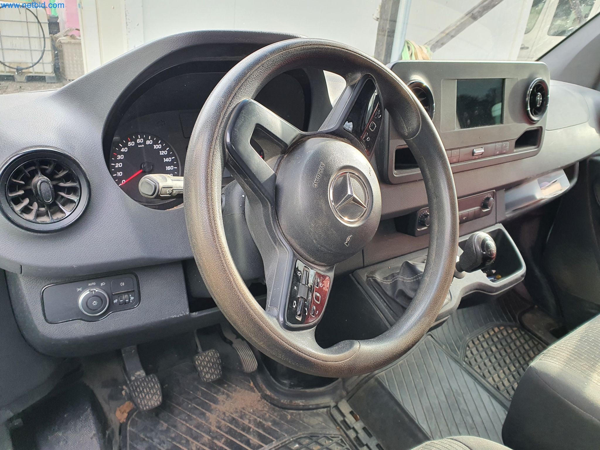 Baumaschinen, Fahrzeuge, Schalungsmaterial und Zubehör aus dem Bereich Hochbau-13