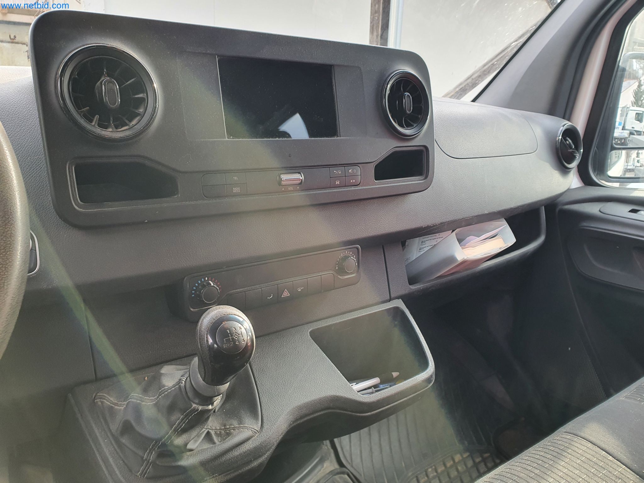 Baumaschinen, Fahrzeuge, Schalungsmaterial und Zubehör aus dem Bereich Hochbau-14