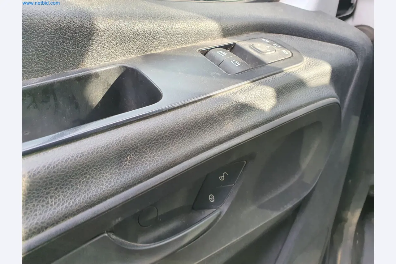 Baumaschinen, Fahrzeuge, Schalungsmaterial und Zubehör aus dem Bereich Hochbau-16