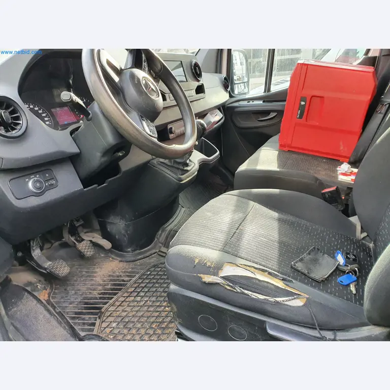 Baumaschinen, Fahrzeuge, Schalungsmaterial und Zubehör aus dem Bereich Hochbau-17