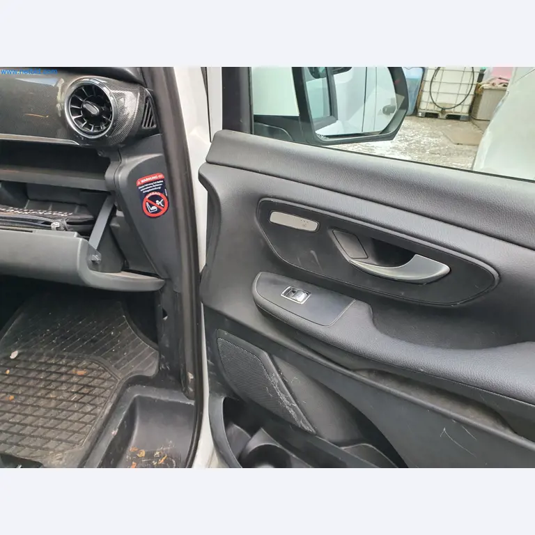 Maszyny budowlane, pojazdy, materiały szalunkowe i akcesoria z sektora budowlanego-10