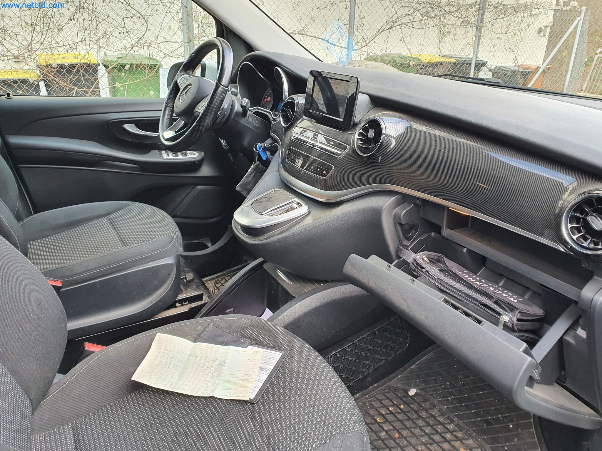 Maszyny budowlane, pojazdy, materiały szalunkowe i akcesoria z sektora budowlanego-11