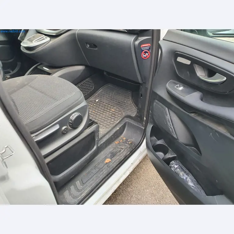 Maszyny budowlane, pojazdy, materiały szalunkowe i akcesoria z sektora budowlanego-19