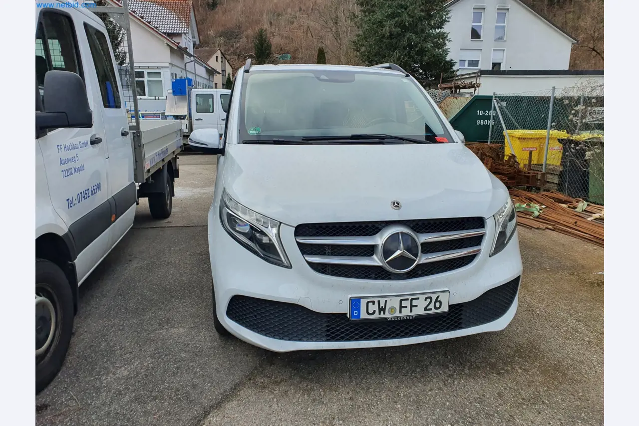 Maszyny budowlane, pojazdy, materiały szalunkowe i akcesoria z sektora budowlanego-1