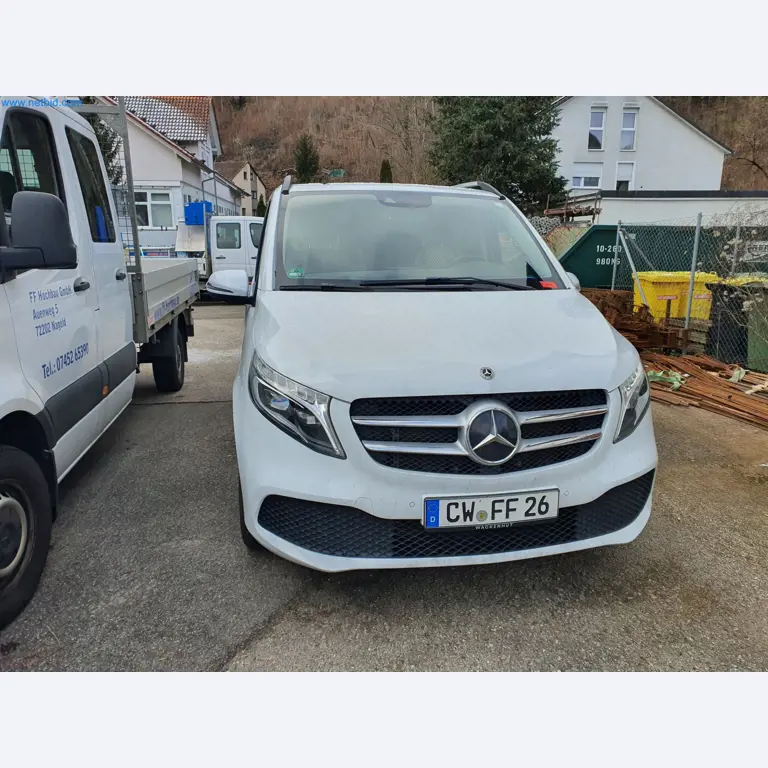 Maszyny budowlane, pojazdy, materiały szalunkowe i akcesoria z sektora budowlanego-1