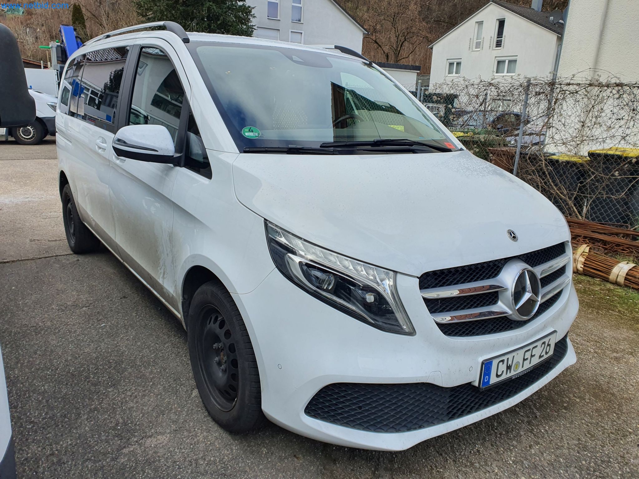 Maszyny budowlane, pojazdy, materiały szalunkowe i akcesoria z sektora budowlanego-2