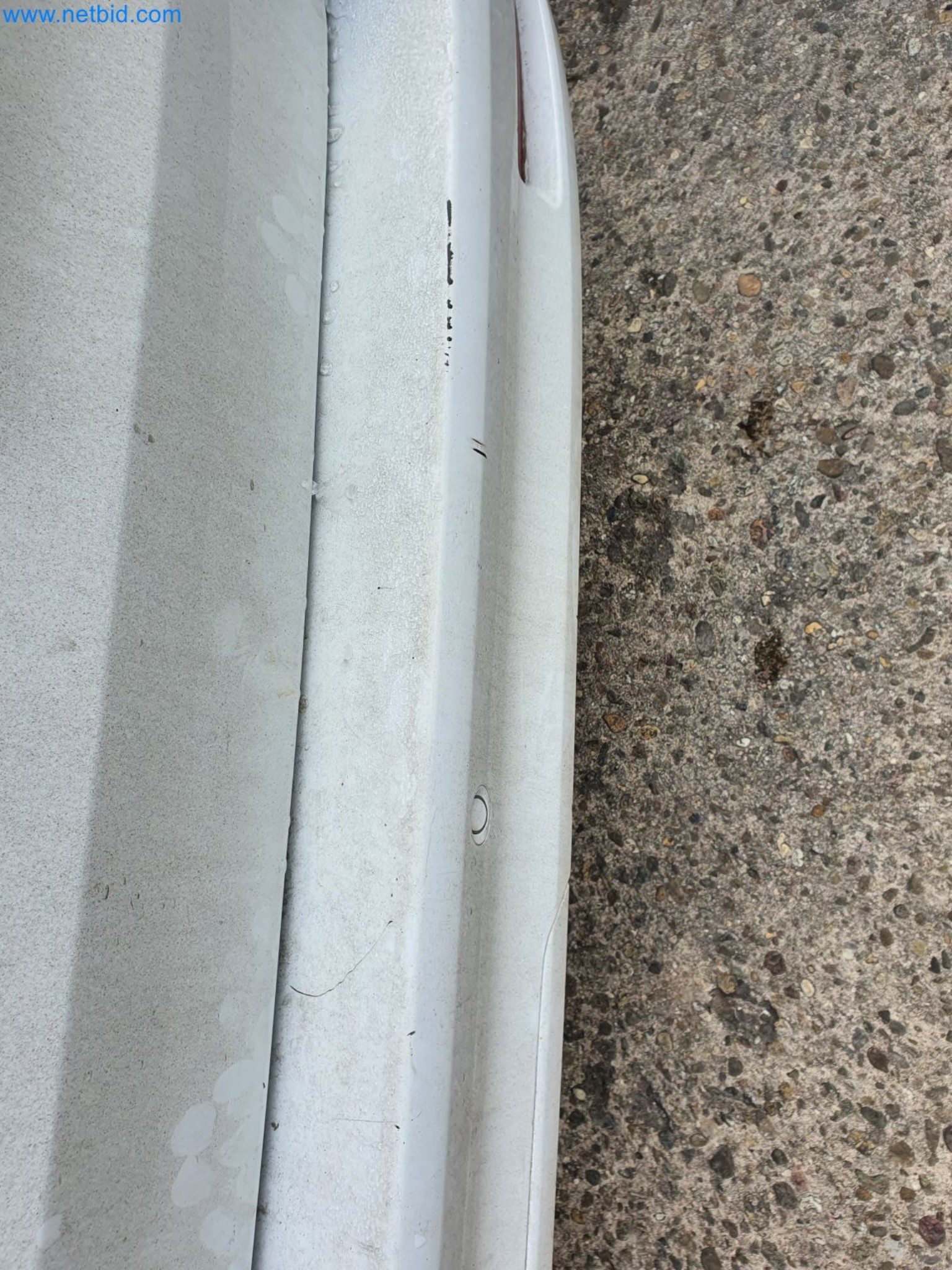 Maszyny budowlane, pojazdy, materiały szalunkowe i akcesoria z sektora budowlanego-32