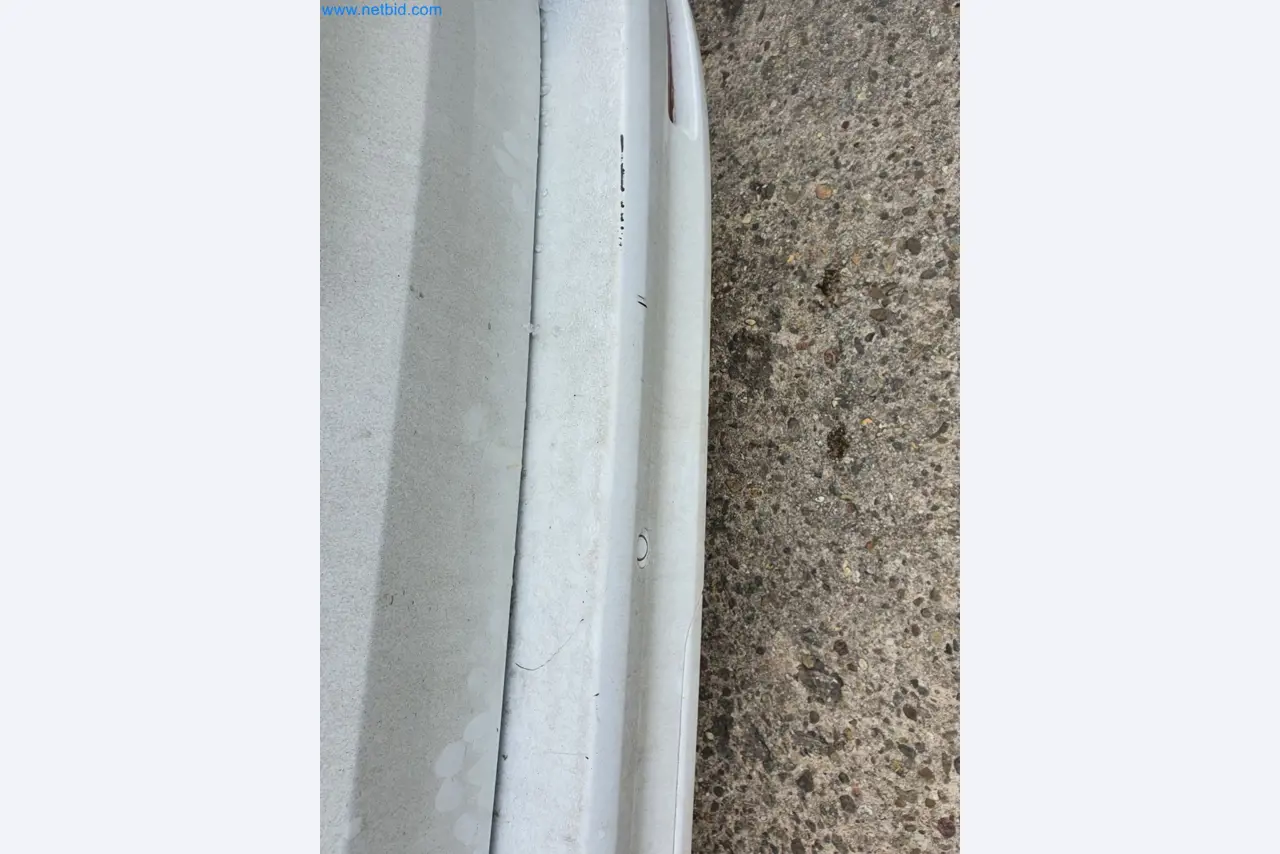 Maszyny budowlane, pojazdy, materiały szalunkowe i akcesoria z sektora budowlanego-32