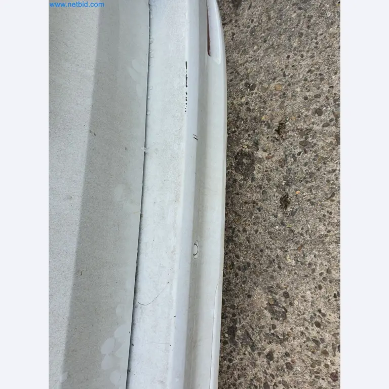 Maszyny budowlane, pojazdy, materiały szalunkowe i akcesoria z sektora budowlanego-32