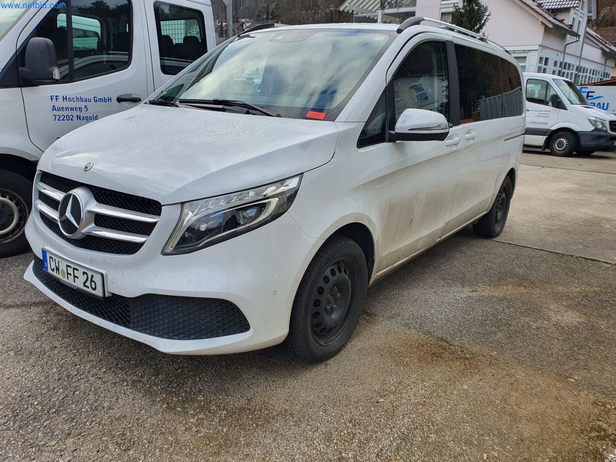 Maszyny budowlane, pojazdy, materiały szalunkowe i akcesoria z sektora budowlanego-3