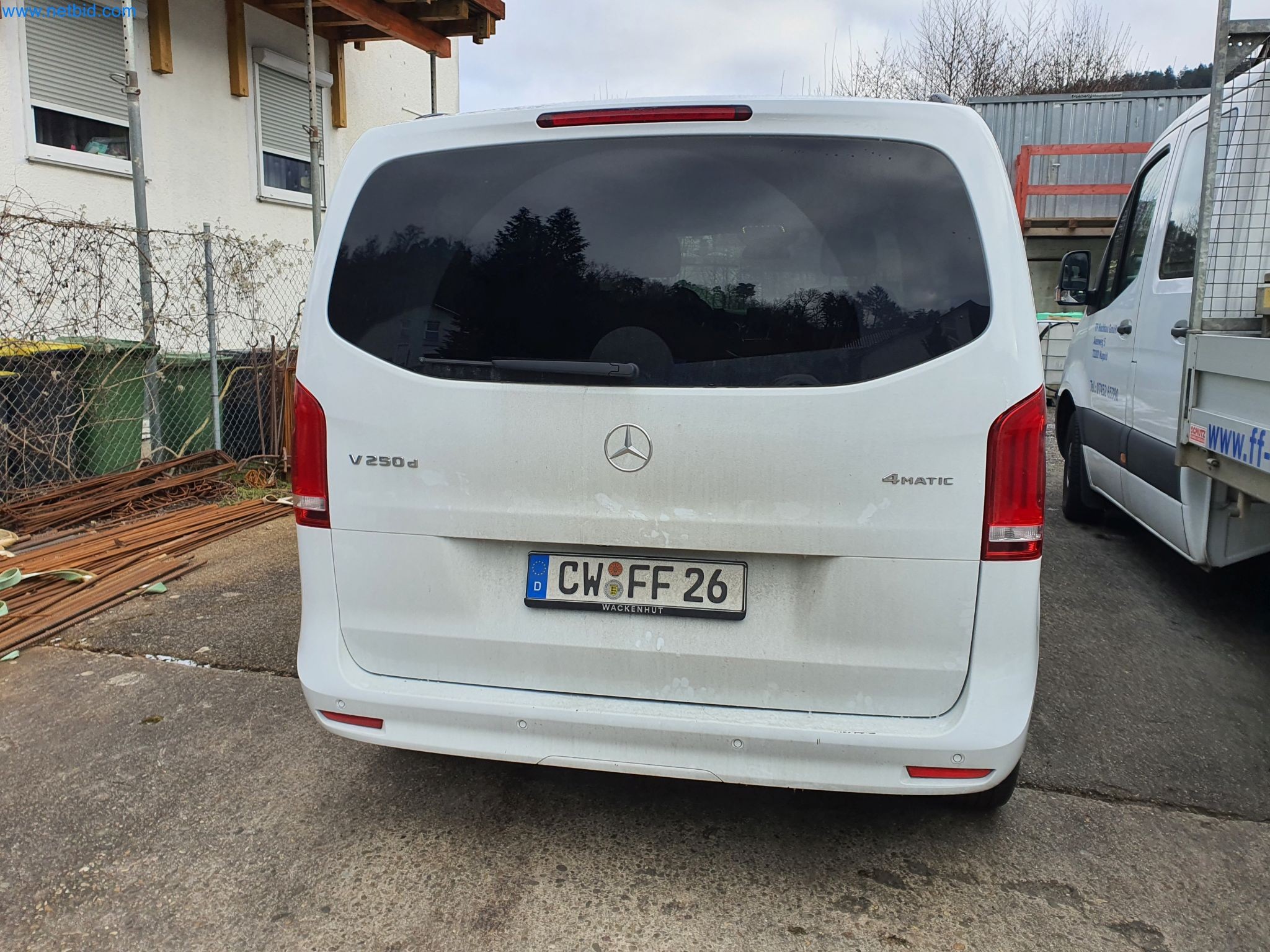 Maszyny budowlane, pojazdy, materiały szalunkowe i akcesoria z sektora budowlanego-5