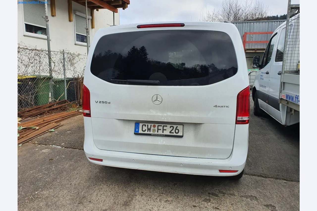 Maszyny budowlane, pojazdy, materiały szalunkowe i akcesoria z sektora budowlanego-5