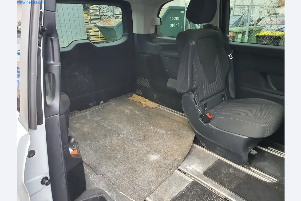 Maszyny budowlane, pojazdy, materiały szalunkowe i akcesoria z sektora budowlanego-8