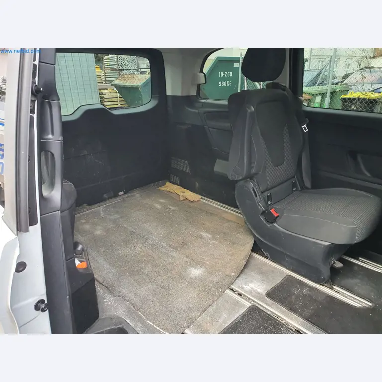 Maszyny budowlane, pojazdy, materiały szalunkowe i akcesoria z sektora budowlanego-8