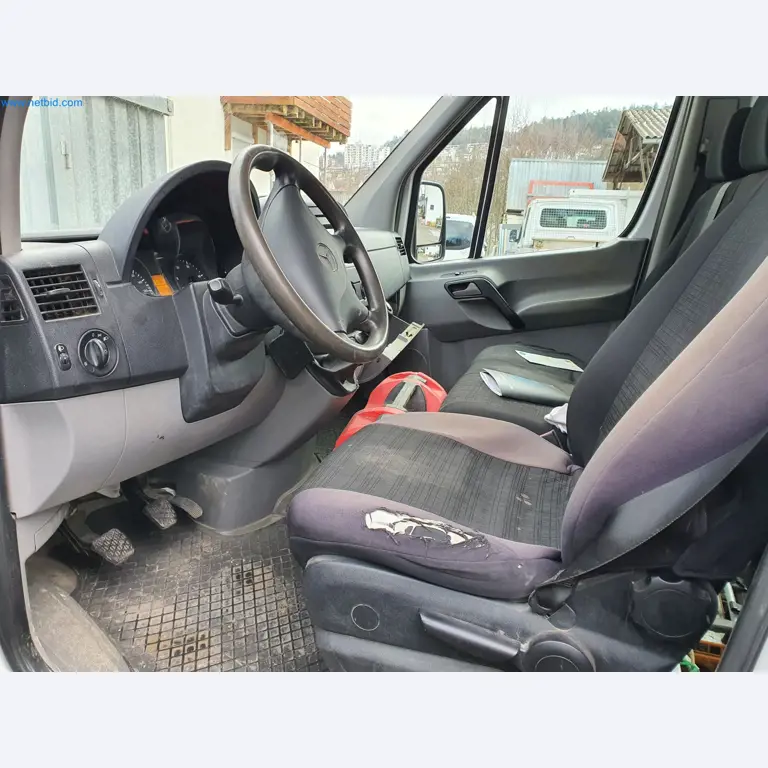 Stavební stroje, vozidla, bednicí materiál a příslušenství z oblasti stavebnictví-11