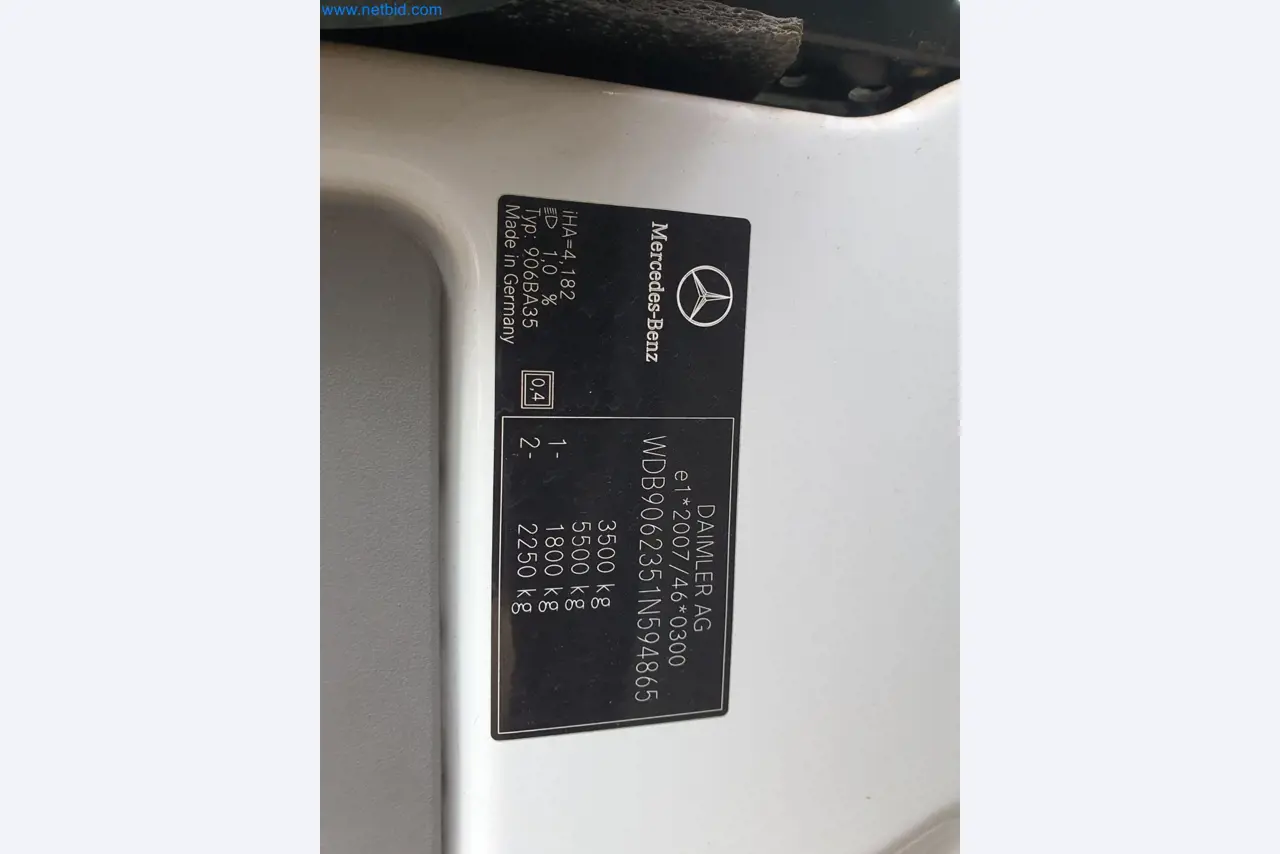 Stavební stroje, vozidla, bednicí materiál a příslušenství z oblasti stavebnictví-12