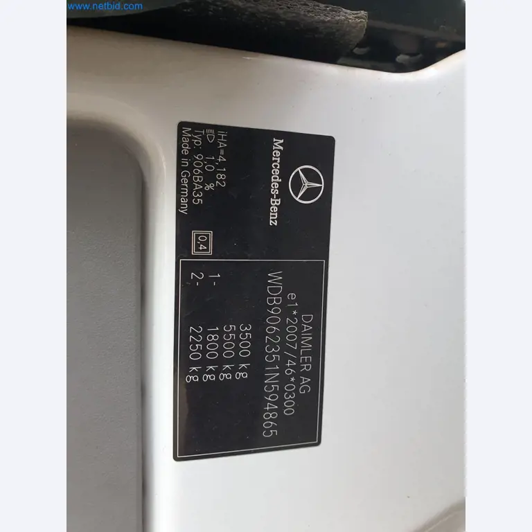 Stavební stroje, vozidla, bednicí materiál a příslušenství z oblasti stavebnictví-12