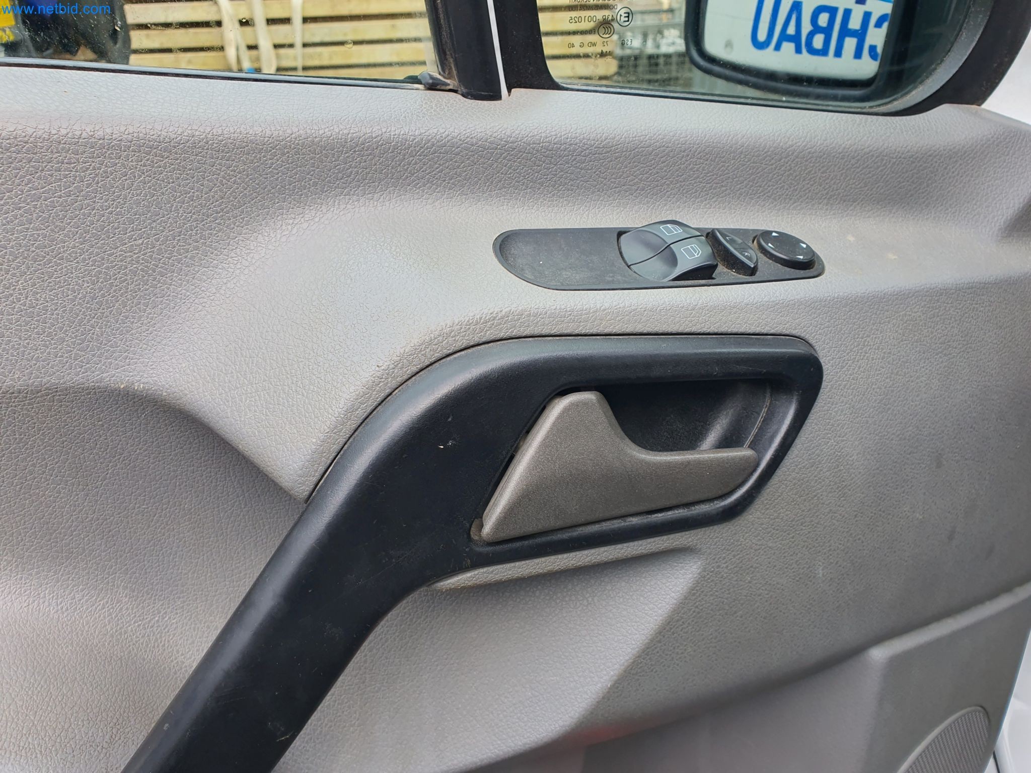 Stavební stroje, vozidla, bednicí materiál a příslušenství z oblasti stavebnictví-13