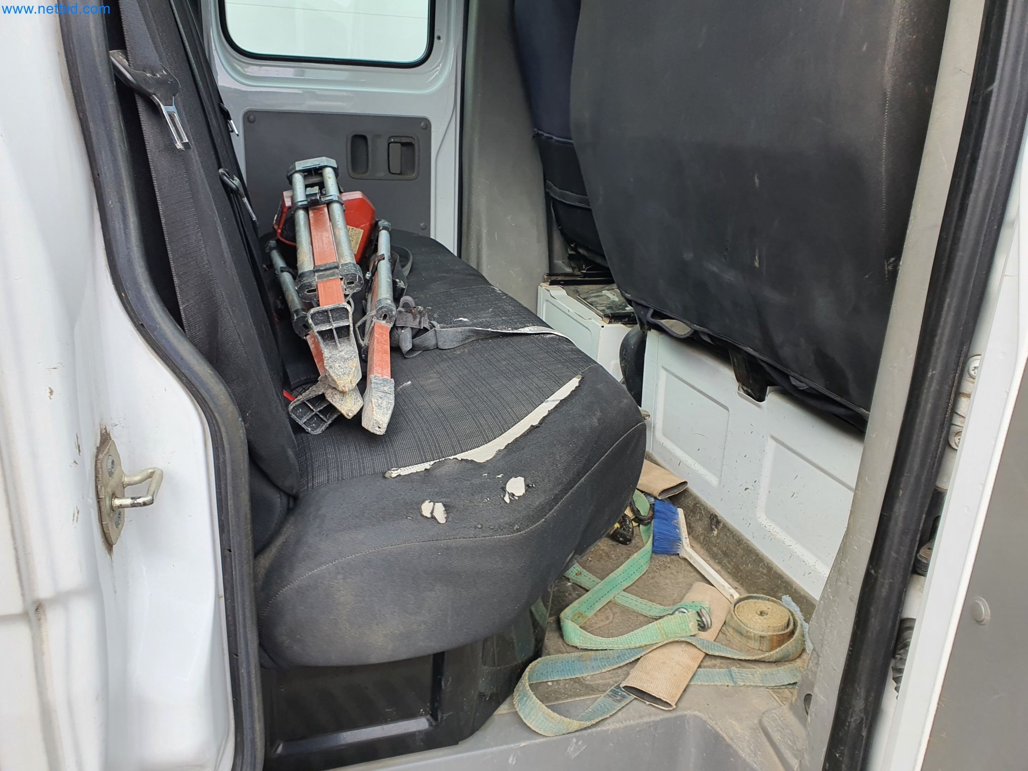 Stavební stroje, vozidla, bednicí materiál a příslušenství z oblasti stavebnictví-17