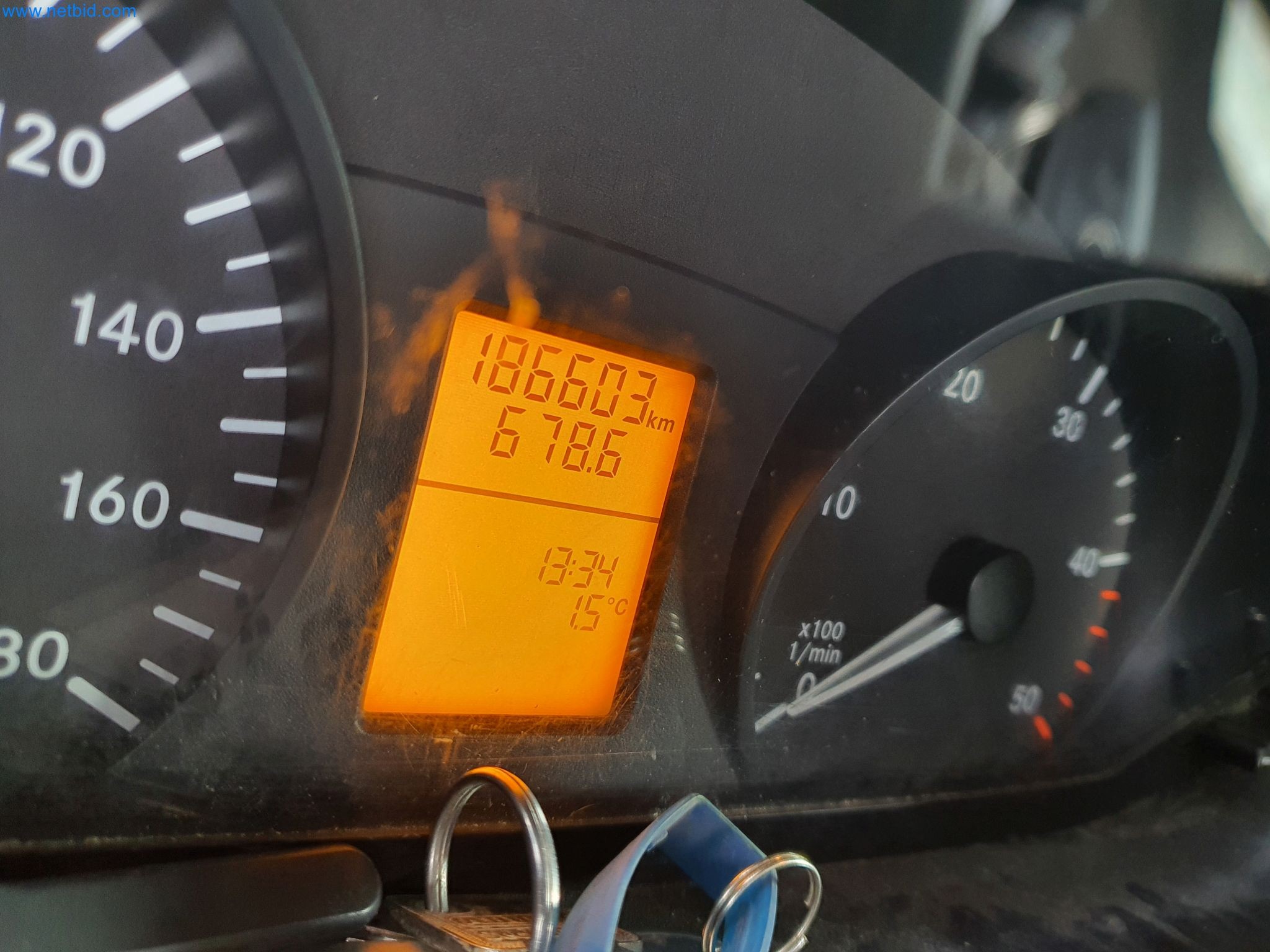 Stavební stroje, vozidla, bednicí materiál a příslušenství z oblasti stavebnictví-7