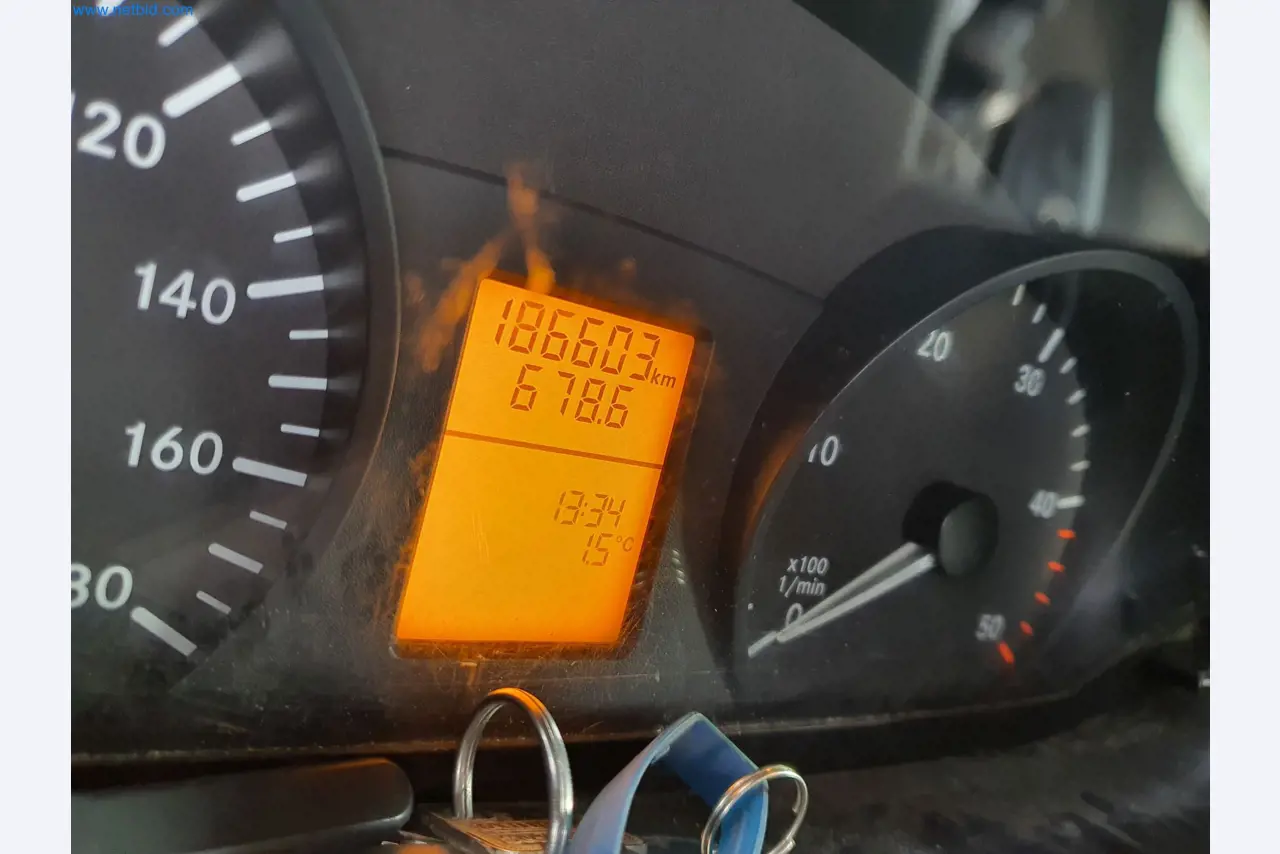 Stavební stroje, vozidla, bednicí materiál a příslušenství z oblasti stavebnictví-7