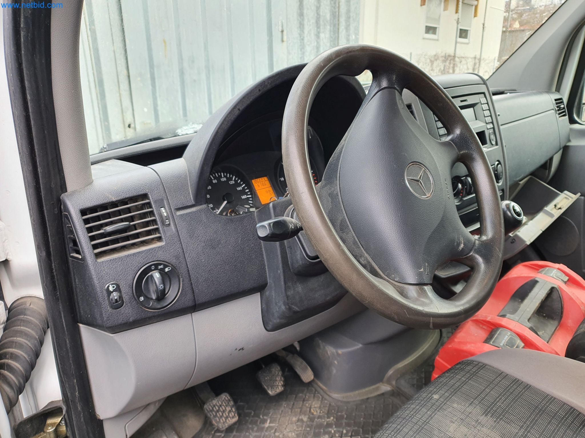 Stavební stroje, vozidla, bednicí materiál a příslušenství z oblasti stavebnictví-8