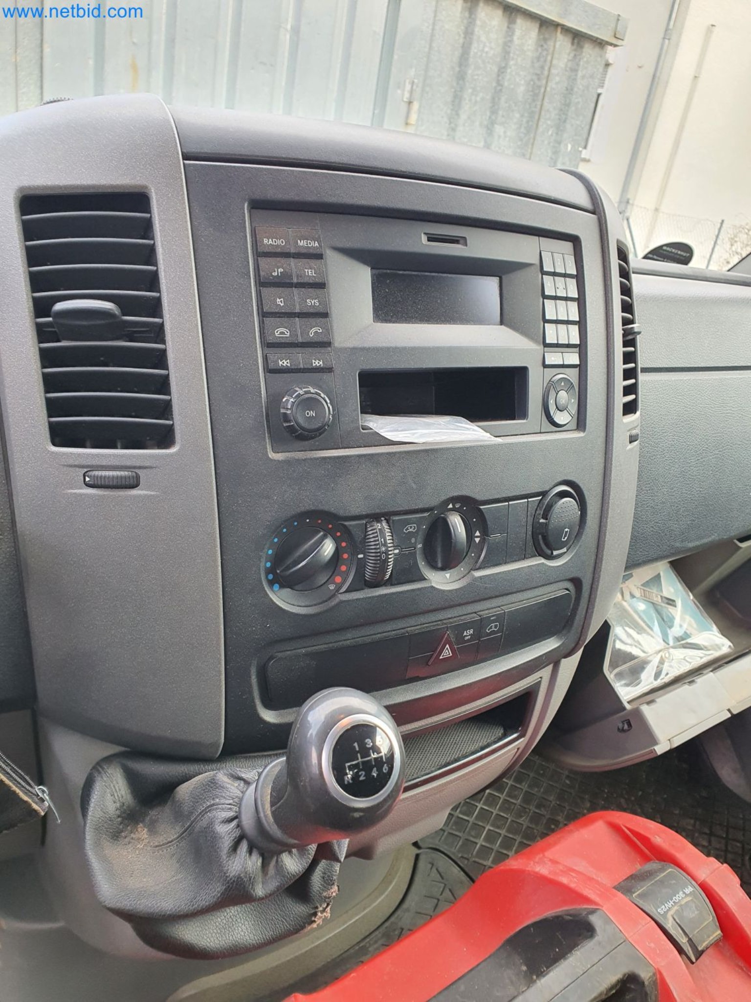 Stavební stroje, vozidla, bednicí materiál a příslušenství z oblasti stavebnictví-9