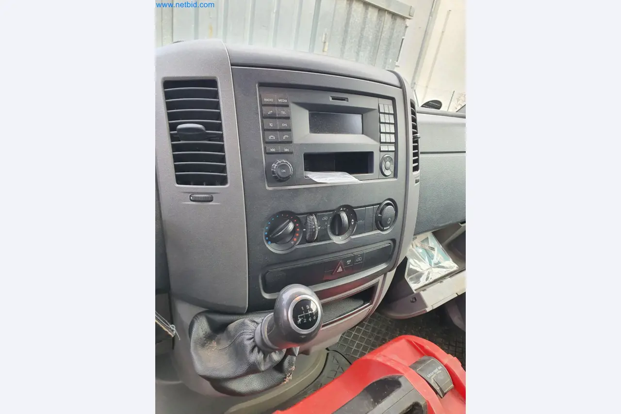 Stavební stroje, vozidla, bednicí materiál a příslušenství z oblasti stavebnictví-9