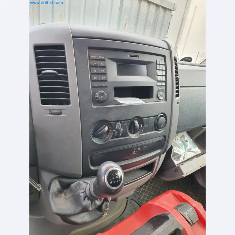 Stavební stroje, vozidla, bednicí materiál a příslušenství z oblasti stavebnictví-9