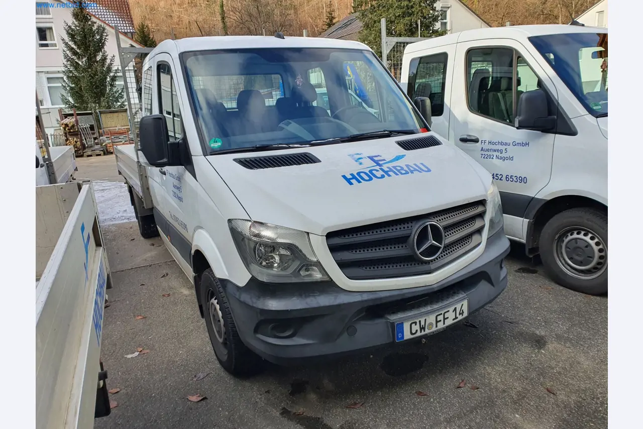 Stavební stroje, vozidla, bednicí materiál a příslušenství z oblasti stavebnictví-1