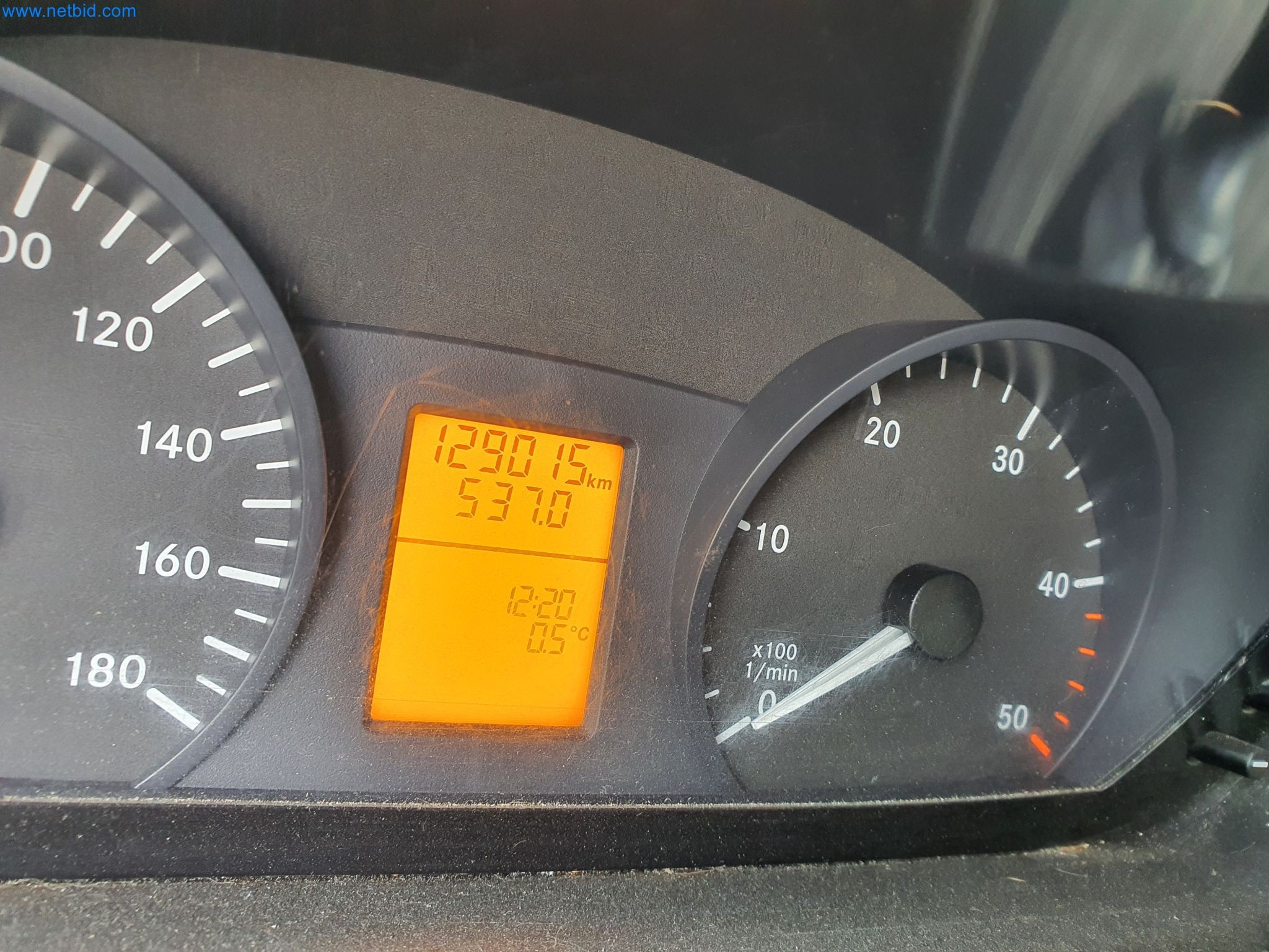 Stavební stroje, vozidla, bednicí materiál a příslušenství z oblasti stavebnictví-6