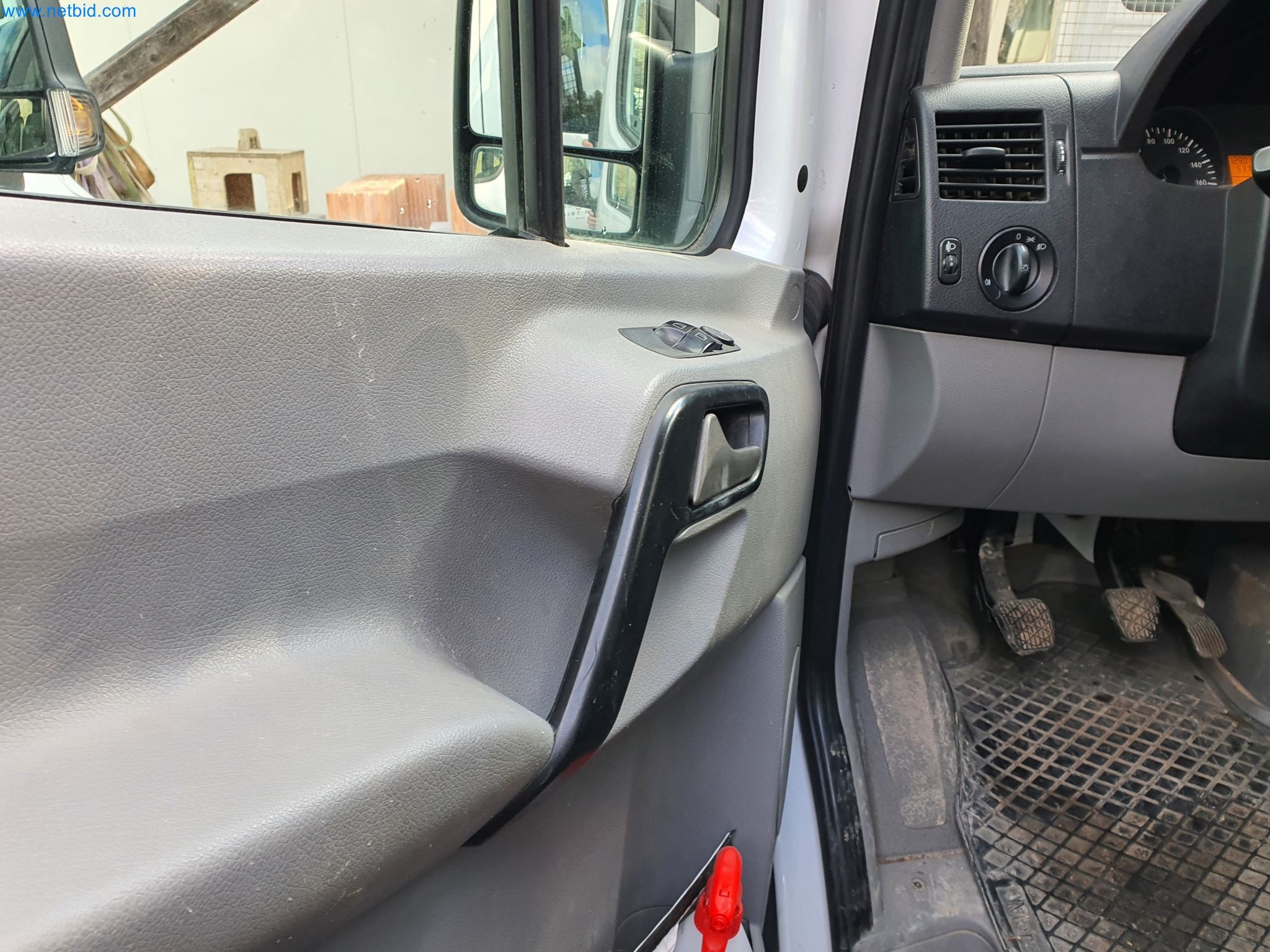 Stavební stroje, vozidla, bednicí materiál a příslušenství z oblasti stavebnictví-8