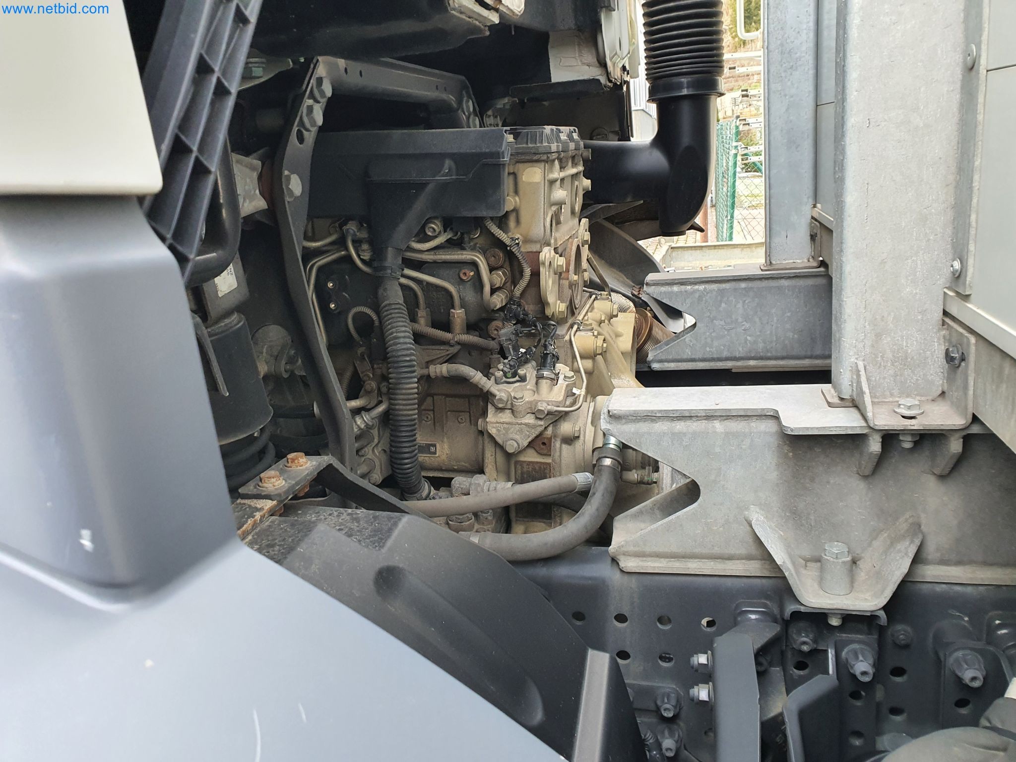 Stavební stroje, vozidla, bednicí materiál a příslušenství z oblasti stavebnictví-13