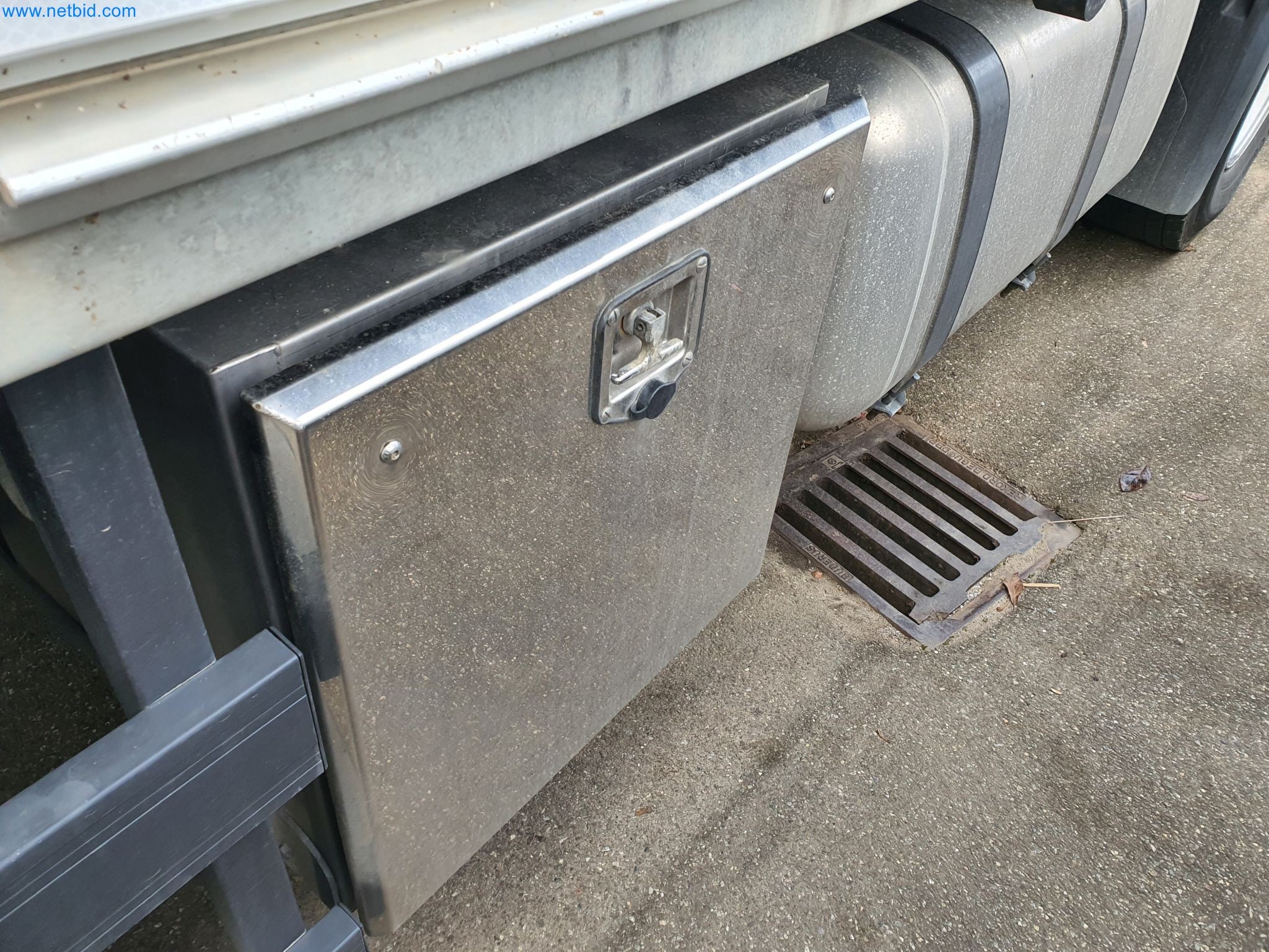 Stavební stroje, vozidla, bednicí materiál a příslušenství z oblasti stavebnictví-14