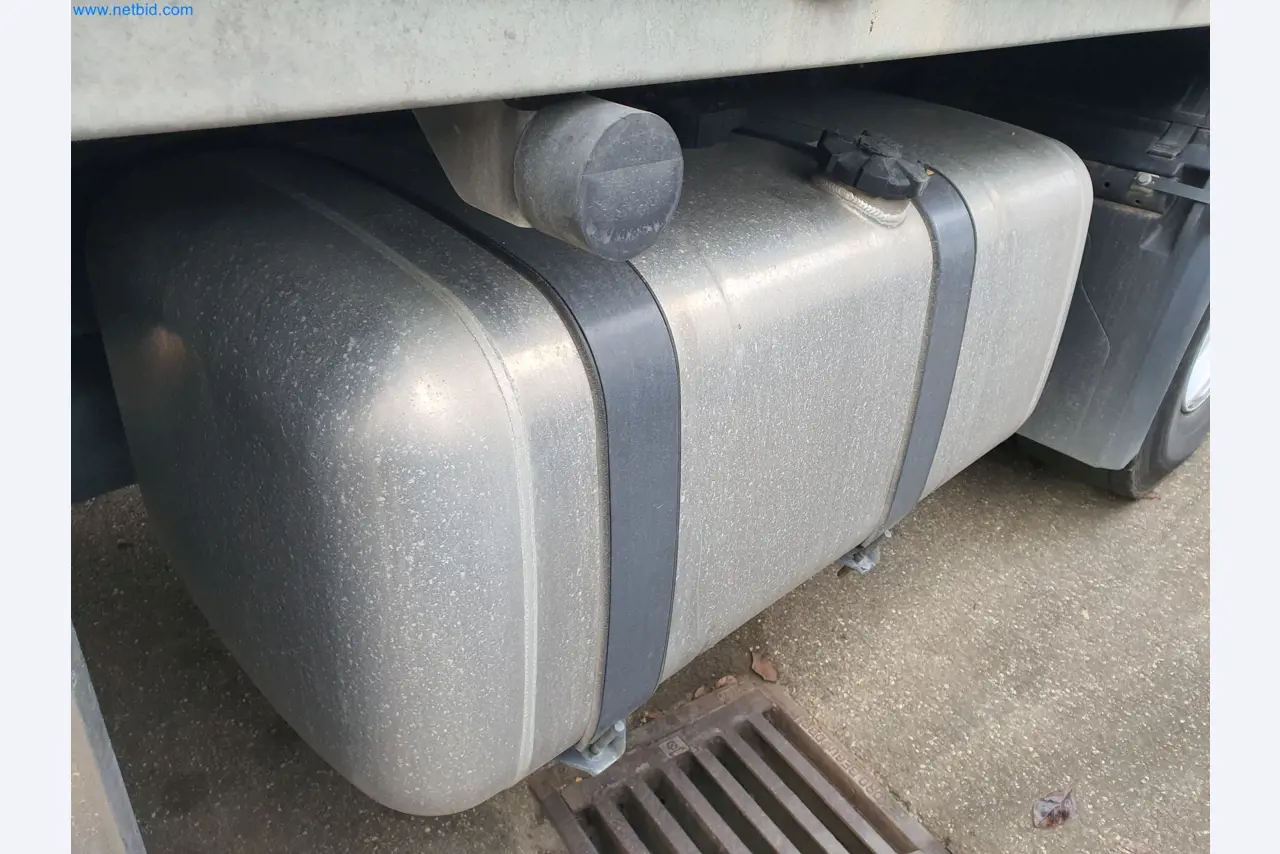 Stavební stroje, vozidla, bednicí materiál a příslušenství z oblasti stavebnictví-15