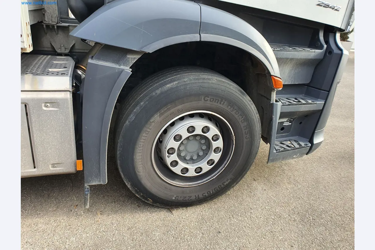 Stavební stroje, vozidla, bednicí materiál a příslušenství z oblasti stavebnictví-20