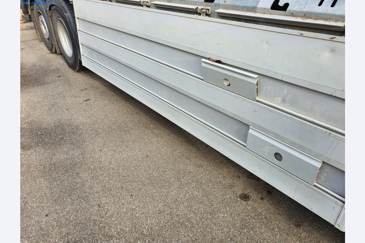 Stavební stroje, vozidla, bednicí materiál a příslušenství z oblasti stavebnictví-23