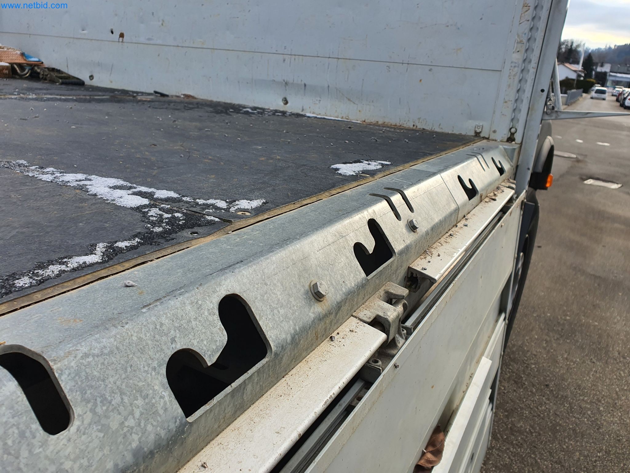 Stavební stroje, vozidla, bednicí materiál a příslušenství z oblasti stavebnictví-24