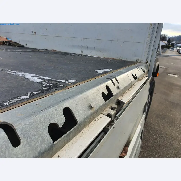 Stavební stroje, vozidla, bednicí materiál a příslušenství z oblasti stavebnictví-24