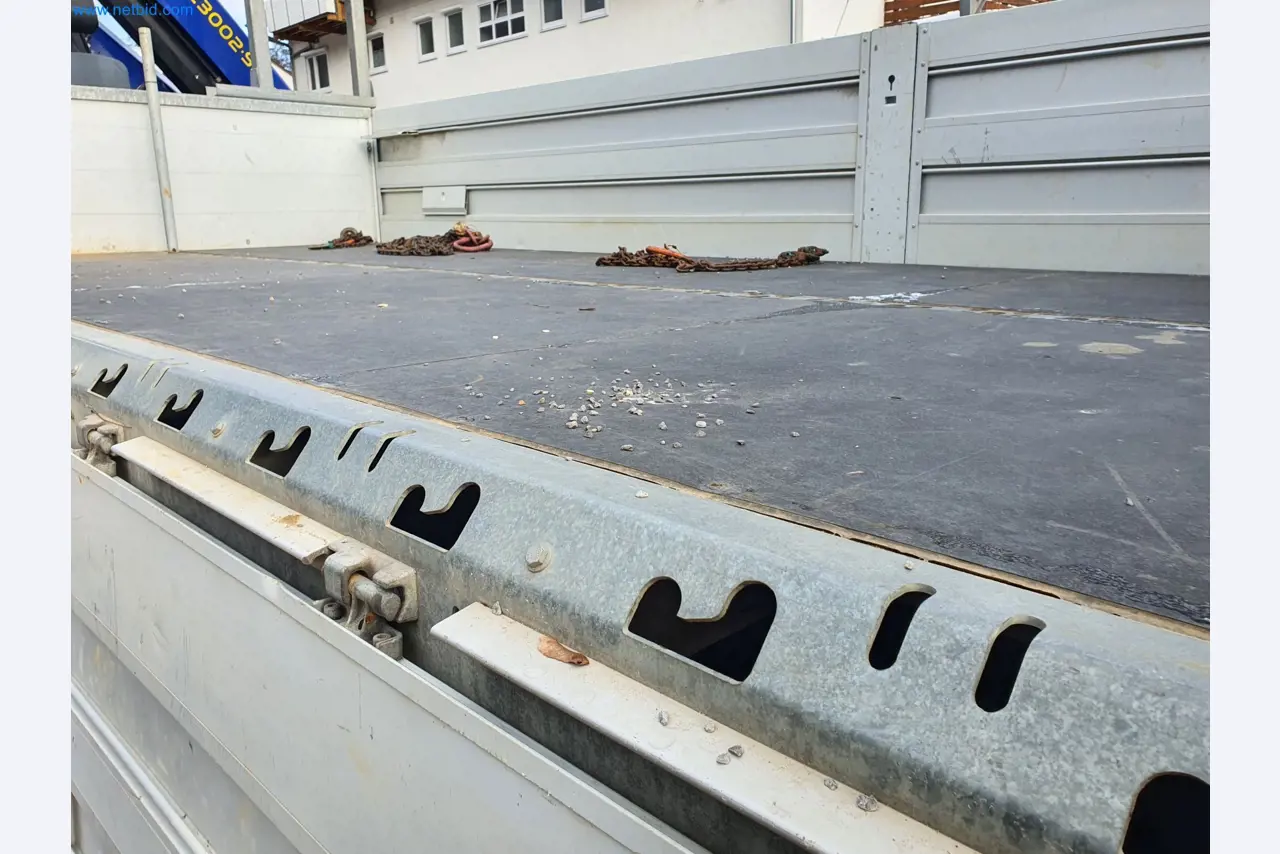 Stavební stroje, vozidla, bednicí materiál a příslušenství z oblasti stavebnictví-25