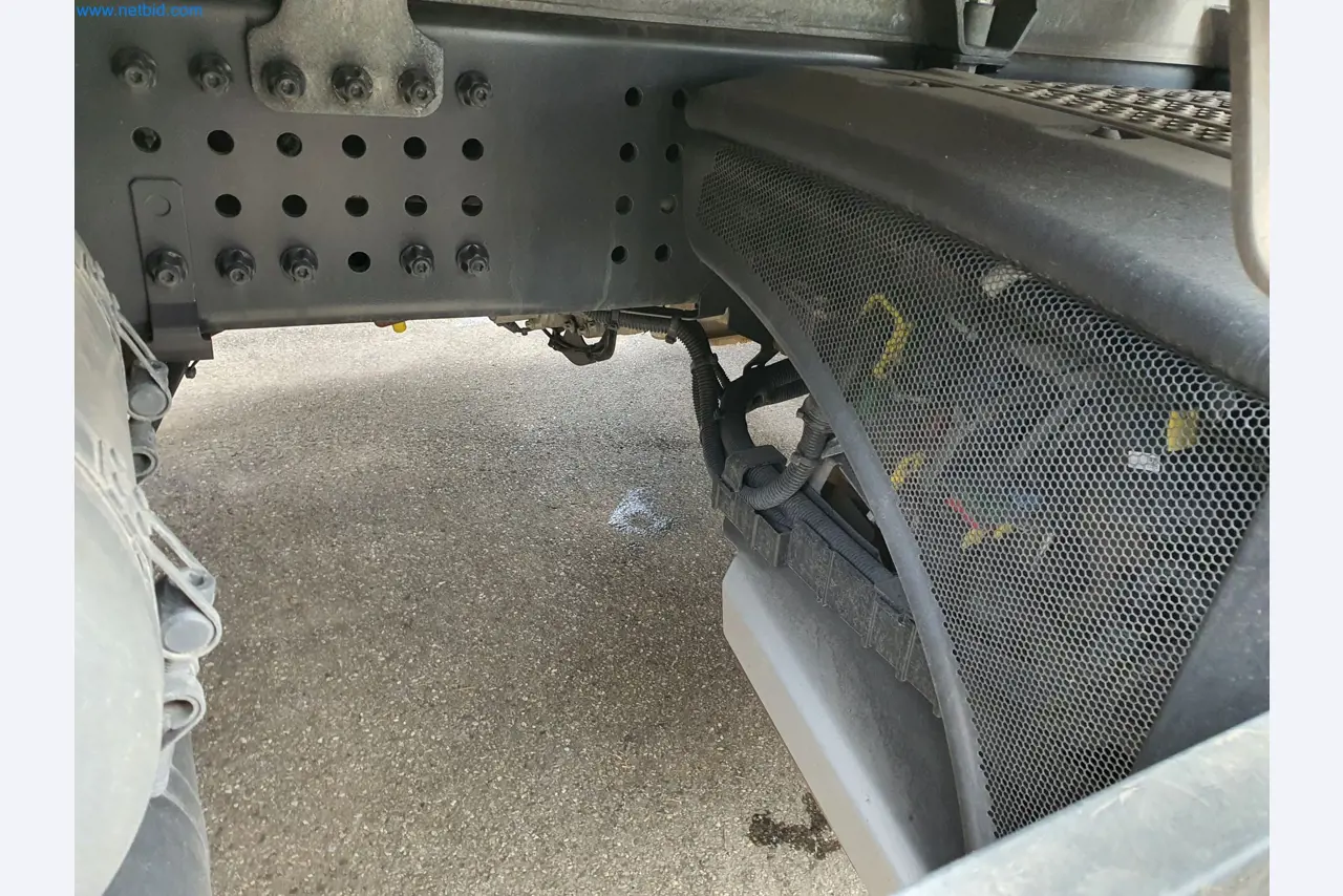 Stavební stroje, vozidla, bednicí materiál a příslušenství z oblasti stavebnictví-32