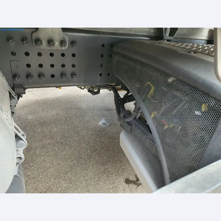 Stavební stroje, vozidla, bednicí materiál a příslušenství z oblasti stavebnictví-32