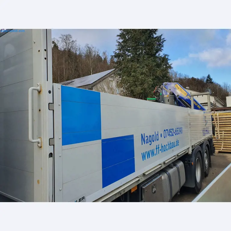 Stavební stroje, vozidla, bednicí materiál a příslušenství z oblasti stavebnictví-35