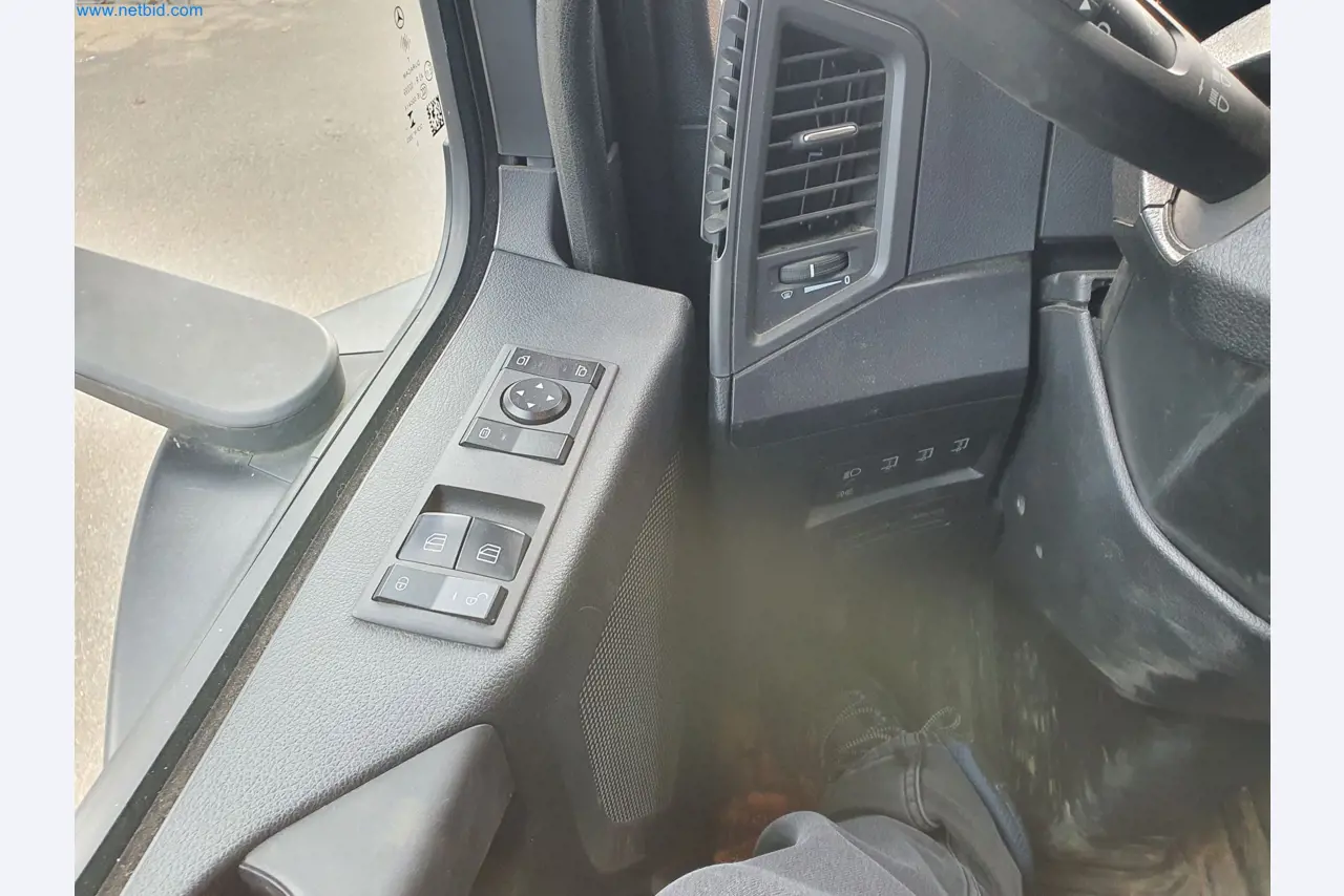 Stavební stroje, vozidla, bednicí materiál a příslušenství z oblasti stavebnictví-39