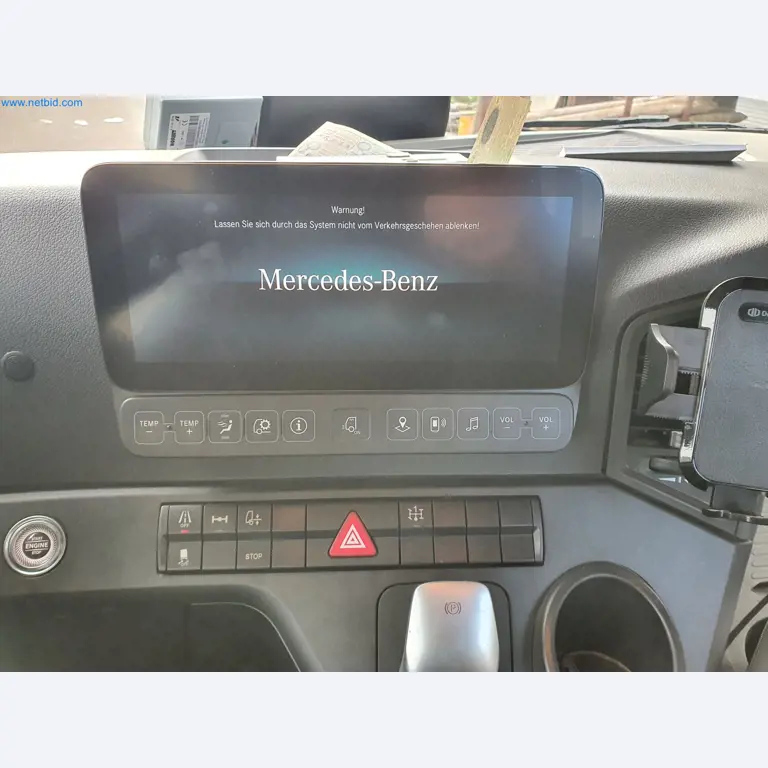 Stavební stroje, vozidla, bednicí materiál a příslušenství z oblasti stavebnictví-42