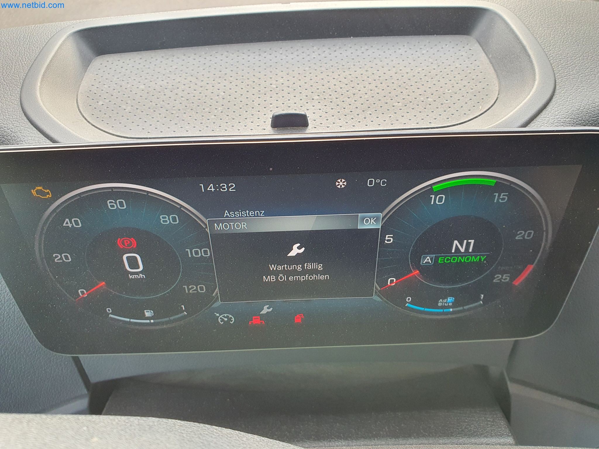 Stavební stroje, vozidla, bednicí materiál a příslušenství z oblasti stavebnictví-44